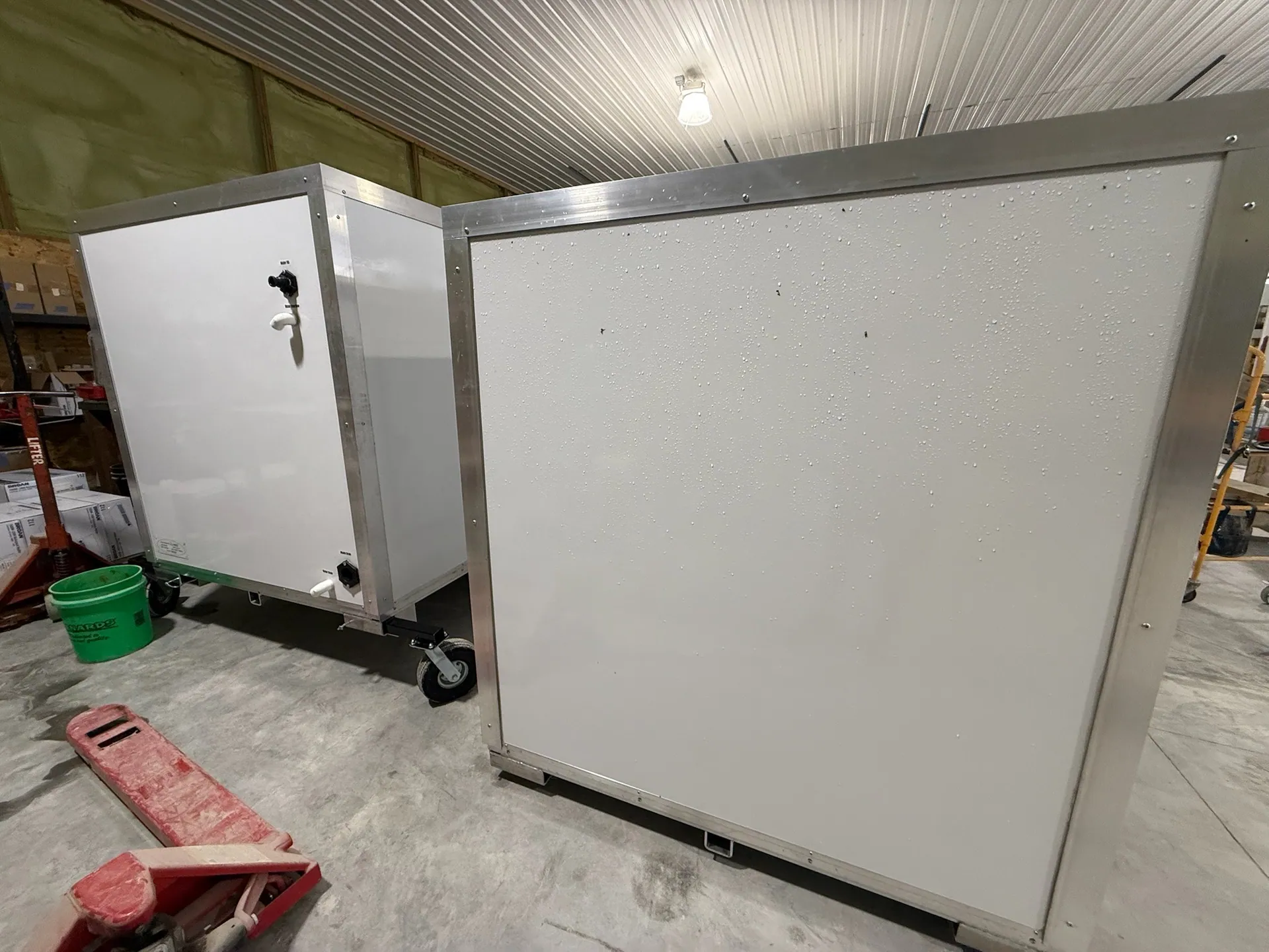Water & waste box — interior for a Stahla job